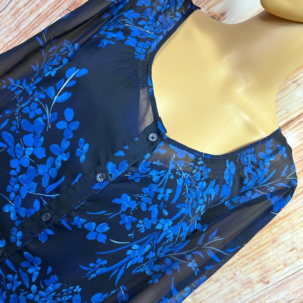 Express‎ Sheer Overlay Dress - Picture 2 of 9